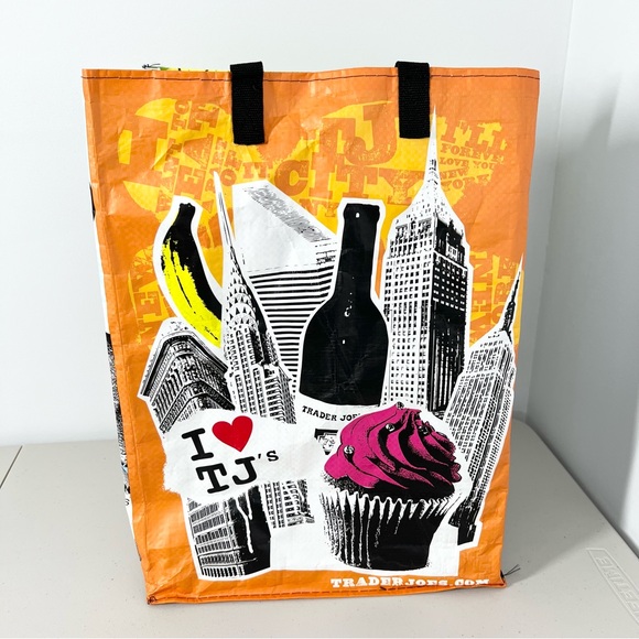 NWT Trader Joe's Brooklyn Bridge Reusable Grocery Bag 6 Gallon - Picture 2 of 6